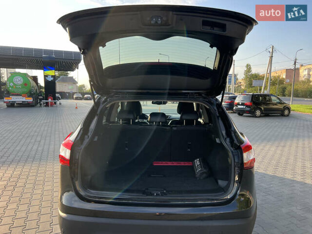 Черный Ниссан Кашкай, объемом двигателя 1.6 л и пробегом 217 тыс. км за 14950 $, фото 63 на Automoto.ua