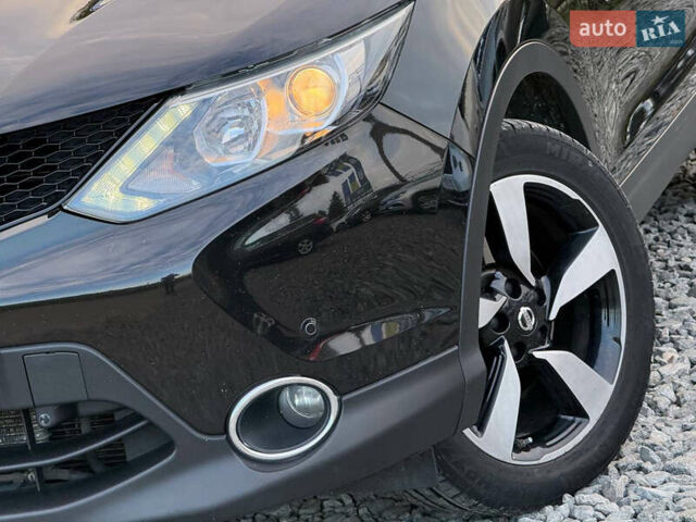 Черный Ниссан Кашкай, объемом двигателя 1.6 л и пробегом 287 тыс. км за 14700 $, фото 9 на Automoto.ua