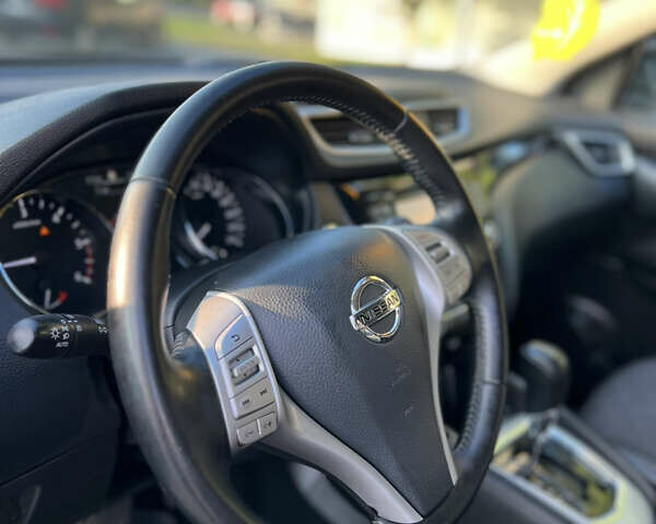 Черный Ниссан Кашкай, объемом двигателя 1.6 л и пробегом 217 тыс. км за 14950 $, фото 44 на Automoto.ua