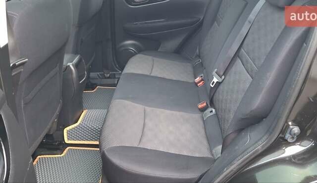 Черный Ниссан Кашкай, объемом двигателя 1.5 л и пробегом 202 тыс. км за 14950 $, фото 57 на Automoto.ua