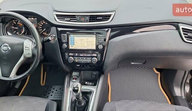 Черный Ниссан Кашкай, объемом двигателя 1.5 л и пробегом 202 тыс. км за 14950 $, фото 84 на Automoto.ua