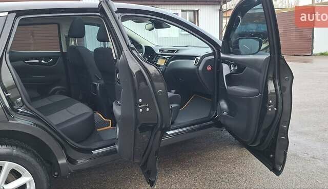 Черный Ниссан Кашкай, объемом двигателя 1.5 л и пробегом 202 тыс. км за 14950 $, фото 83 на Automoto.ua