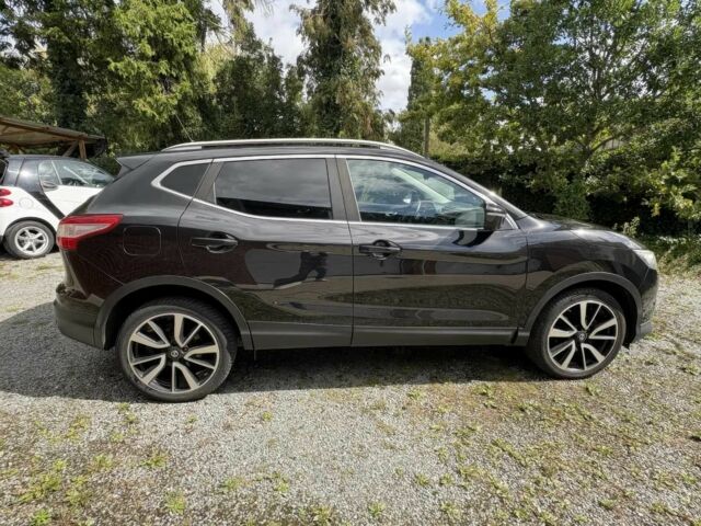 Черный Ниссан Кашкай, объемом двигателя 1.2 л и пробегом 78 тыс. км за 6200 $, фото 5 на Automoto.ua