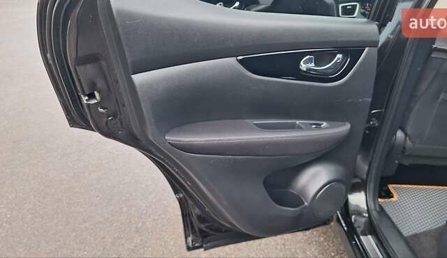 Черный Ниссан Кашкай, объемом двигателя 1.5 л и пробегом 202 тыс. км за 14950 $, фото 73 на Automoto.ua