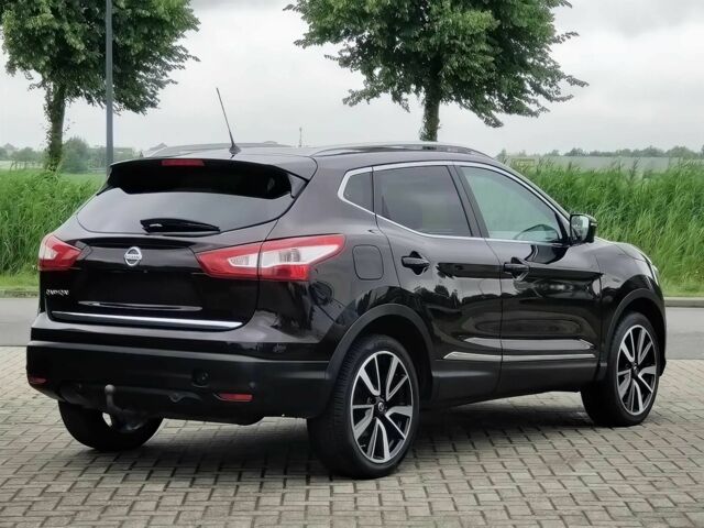 Черный Ниссан Кашкай, объемом двигателя 1.2 л и пробегом 78 тыс. км за 9000 $, фото 4 на Automoto.ua