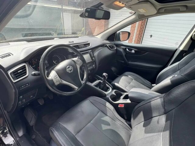 Черный Ниссан Кашкай, объемом двигателя 1.2 л и пробегом 78 тыс. км за 6200 $, фото 6 на Automoto.ua