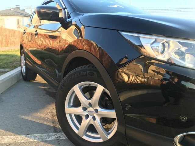 Черный Ниссан Кашкай, объемом двигателя 1.6 л и пробегом 225 тыс. км за 16300 $, фото 6 на Automoto.ua