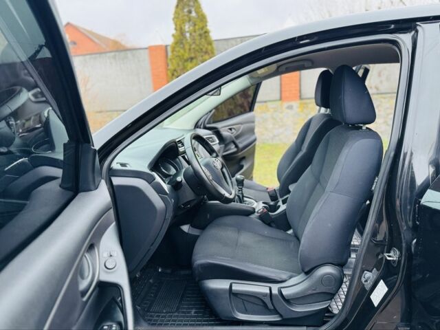 Черный Ниссан Кашкай, объемом двигателя 1.6 л и пробегом 67 тыс. км за 16800 $, фото 8 на Automoto.ua