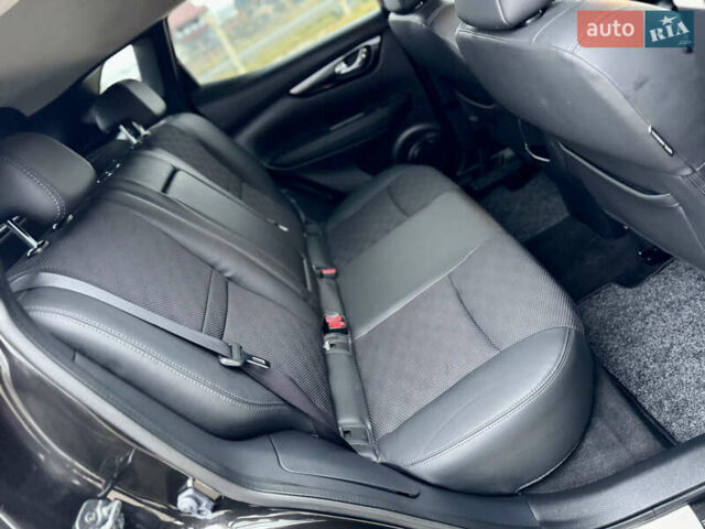 Черный Ниссан Кашкай, объемом двигателя 1.6 л и пробегом 204 тыс. км за 14800 $, фото 57 на Automoto.ua