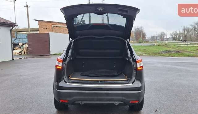 Черный Ниссан Кашкай, объемом двигателя 1.5 л и пробегом 202 тыс. км за 14950 $, фото 17 на Automoto.ua