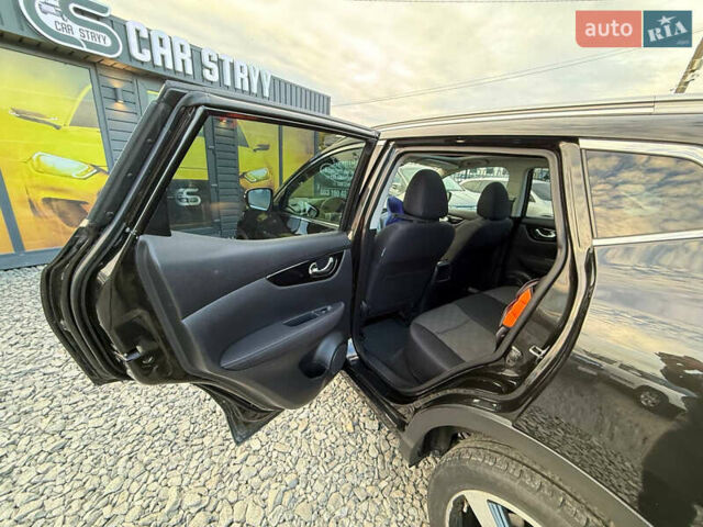 Черный Ниссан Кашкай, объемом двигателя 1.6 л и пробегом 287 тыс. км за 14700 $, фото 53 на Automoto.ua