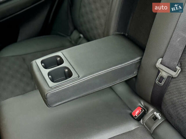 Черный Ниссан Кашкай, объемом двигателя 1.6 л и пробегом 204 тыс. км за 14800 $, фото 52 на Automoto.ua