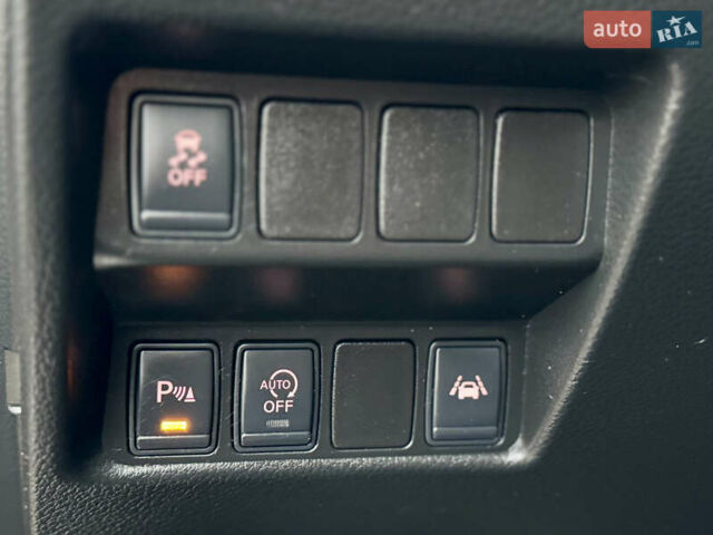 Черный Ниссан Кашкай, объемом двигателя 1.6 л и пробегом 204 тыс. км за 14800 $, фото 34 на Automoto.ua