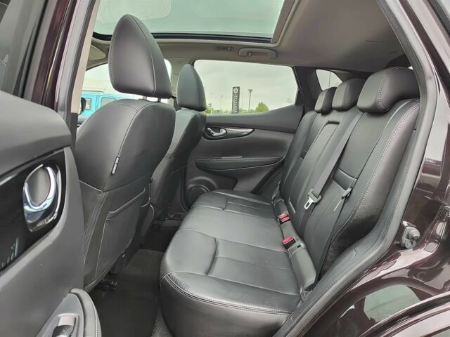 Черный Ниссан Кашкай, объемом двигателя 1.2 л и пробегом 78 тыс. км за 9000 $, фото 11 на Automoto.ua