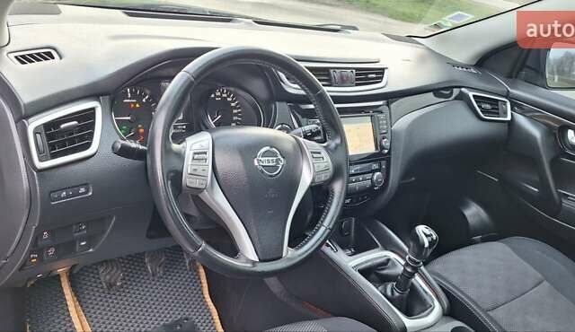 Черный Ниссан Кашкай, объемом двигателя 1.5 л и пробегом 202 тыс. км за 14950 $, фото 104 на Automoto.ua