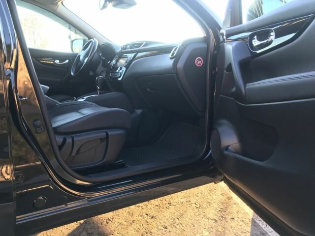 Черный Ниссан Кашкай, объемом двигателя 1.6 л и пробегом 225 тыс. км за 16300 $, фото 18 на Automoto.ua