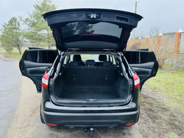 Черный Ниссан Кашкай, объемом двигателя 1.6 л и пробегом 67 тыс. км за 16800 $, фото 12 на Automoto.ua