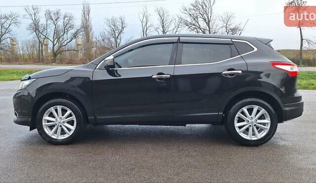Черный Ниссан Кашкай, объемом двигателя 1.5 л и пробегом 202 тыс. км за 14950 $, фото 3 на Automoto.ua