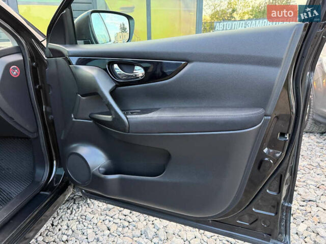 Черный Ниссан Кашкай, объемом двигателя 1.6 л и пробегом 289 тыс. км за 14300 $, фото 40 на Automoto.ua