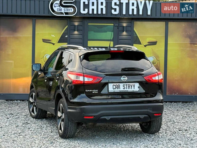 Черный Ниссан Кашкай, объемом двигателя 1.6 л и пробегом 287 тыс. км за 14700 $, фото 2 на Automoto.ua