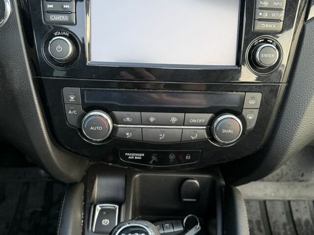 Черный Ниссан Кашкай, объемом двигателя 1.6 л и пробегом 157 тыс. км за 6900 $, фото 15 на Automoto.ua