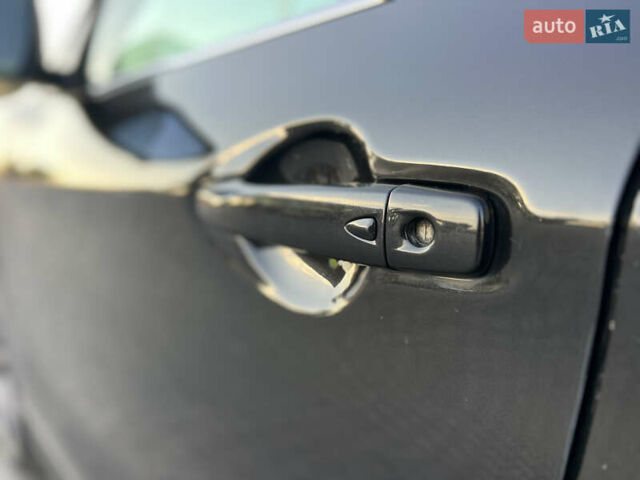 Черный Ниссан Кашкай, объемом двигателя 1.6 л и пробегом 217 тыс. км за 14950 $, фото 70 на Automoto.ua