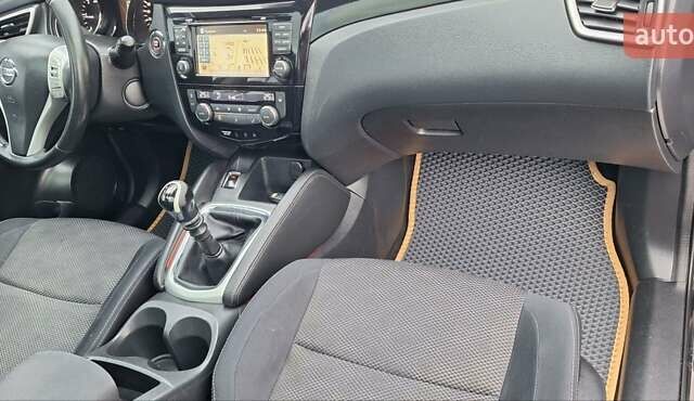 Черный Ниссан Кашкай, объемом двигателя 1.5 л и пробегом 202 тыс. км за 14950 $, фото 70 на Automoto.ua