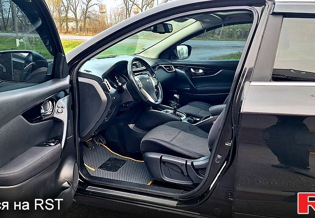 Черный Ниссан Кашкай, объемом двигателя 1.5 л и пробегом 202 тыс. км за 14950 $, фото 7 на Automoto.ua