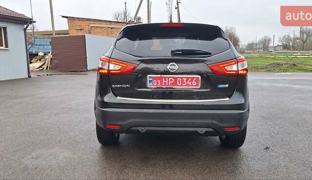 Черный Ниссан Кашкай, объемом двигателя 1.5 л и пробегом 202 тыс. км за 14950 $, фото 2 на Automoto.ua