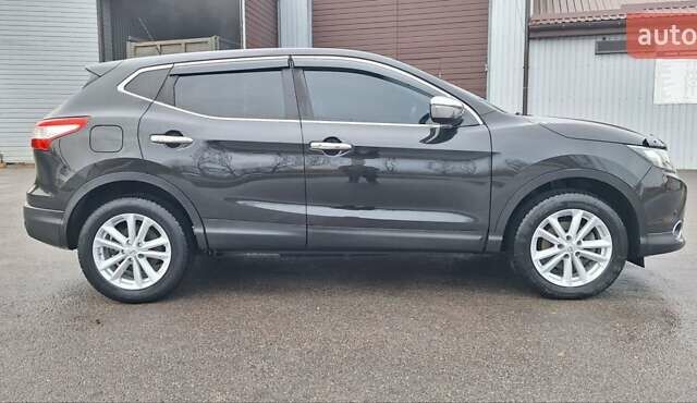 Черный Ниссан Кашкай, объемом двигателя 1.5 л и пробегом 202 тыс. км за 14950 $, фото 4 на Automoto.ua