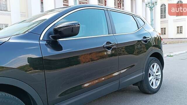 Черный Ниссан Кашкай, объемом двигателя 1.5 л и пробегом 155 тыс. км за 17800 $, фото 47 на Automoto.ua