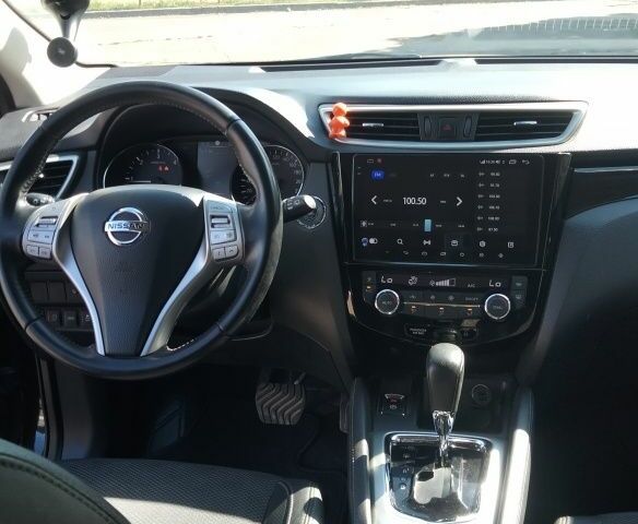 Черный Ниссан Кашкай, объемом двигателя 1.6 л и пробегом 225 тыс. км за 14000 $, фото 4 на Automoto.ua