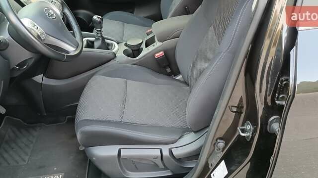 Черный Ниссан Кашкай, объемом двигателя 1.5 л и пробегом 155 тыс. км за 17800 $, фото 74 на Automoto.ua