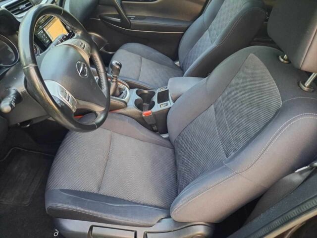 Черный Ниссан Кашкай, объемом двигателя 1.6 л и пробегом 115 тыс. км за 12999 $, фото 5 на Automoto.ua