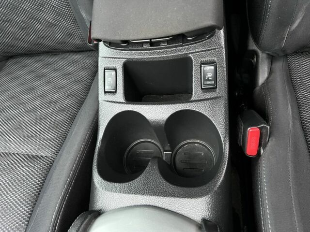 Черный Ниссан Кашкай, объемом двигателя 1.6 л и пробегом 250 тыс. км за 11500 $, фото 12 на Automoto.ua