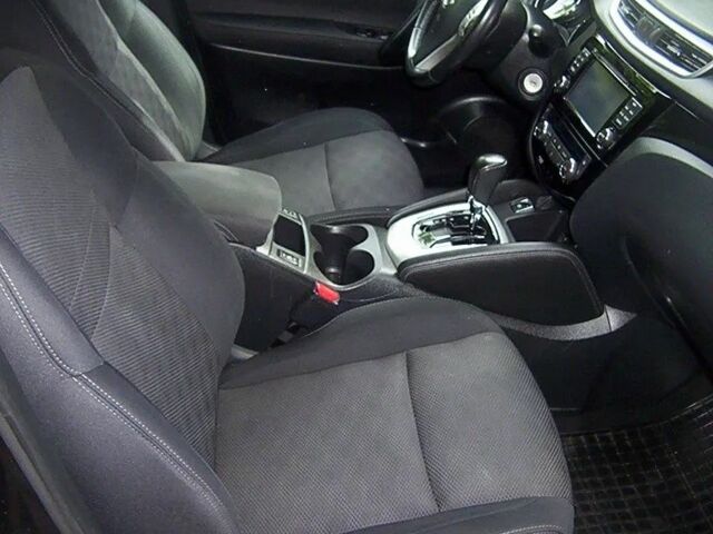 Черный Ниссан Кашкай, объемом двигателя 1.6 л и пробегом 220 тыс. км за 8900 $, фото 21 на Automoto.ua