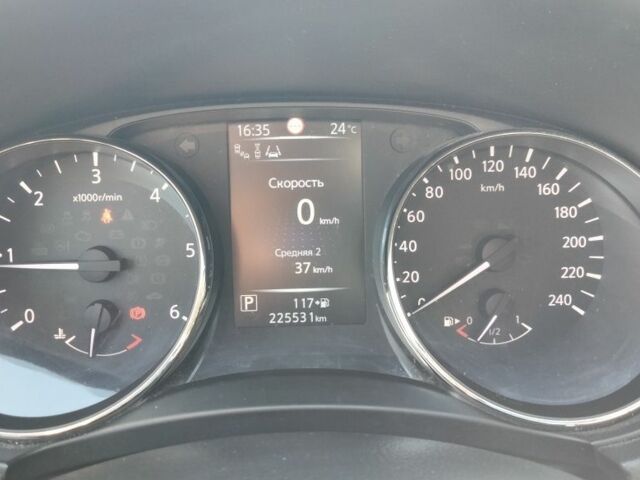 Черный Ниссан Кашкай, объемом двигателя 1.6 л и пробегом 225 тыс. км за 14000 $, фото 3 на Automoto.ua