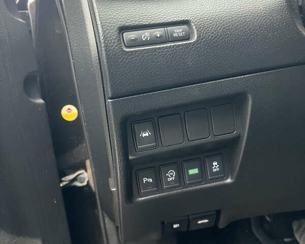 Черный Ниссан Кашкай, объемом двигателя 1.6 л и пробегом 190 тыс. км за 6500 $, фото 3 на Automoto.ua