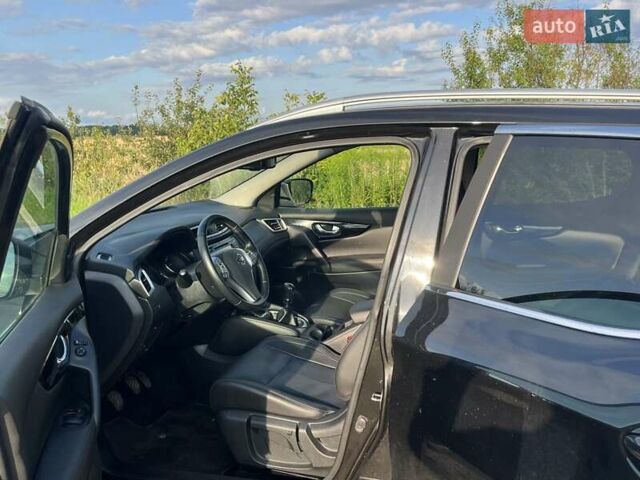 Черный Ниссан Кашкай, объемом двигателя 1.46 л и пробегом 178 тыс. км за 12500 $, фото 3 на Automoto.ua