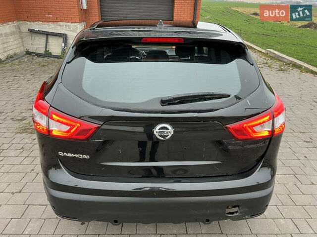 Черный Ниссан Кашкай, объемом двигателя 1.6 л и пробегом 220 тыс. км за 10700 $, фото 1 на Automoto.ua