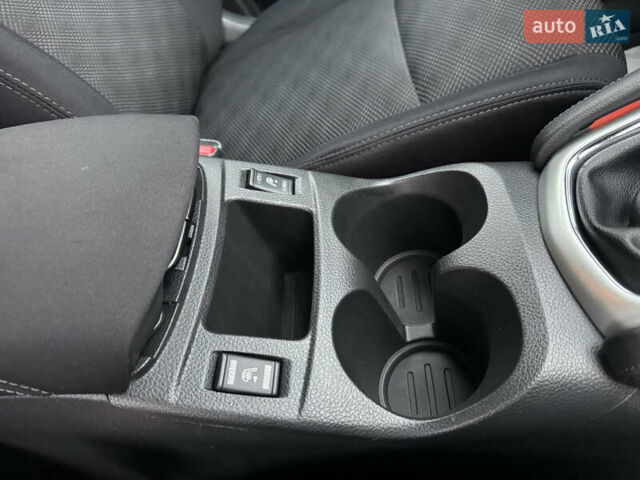 Черный Ниссан Кашкай, объемом двигателя 1.5 л и пробегом 171 тыс. км за 15400 $, фото 31 на Automoto.ua