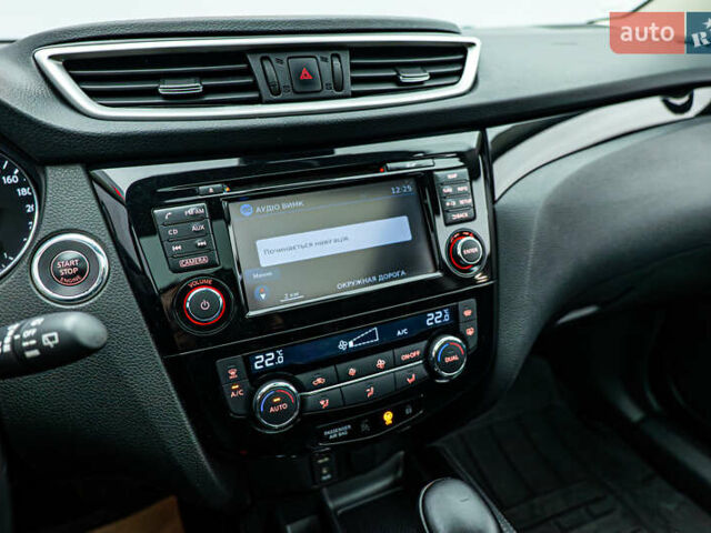 Черный Ниссан Кашкай, объемом двигателя 2 л и пробегом 92 тыс. км за 15680 $, фото 15 на Automoto.ua