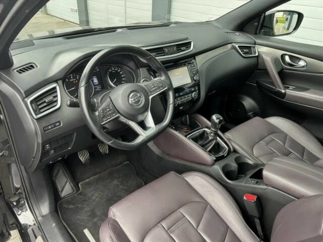 Черный Ниссан Кашкай, объемом двигателя 1.2 л и пробегом 35 тыс. км за 8000 $, фото 6 на Automoto.ua