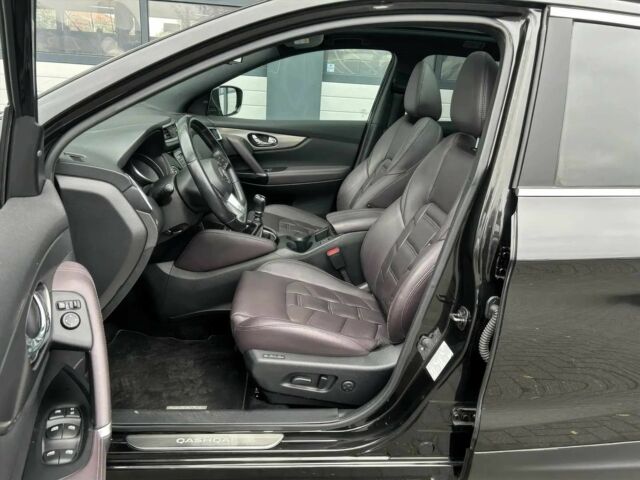 Черный Ниссан Кашкай, объемом двигателя 1.2 л и пробегом 35 тыс. км за 8000 $, фото 8 на Automoto.ua