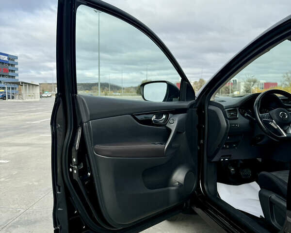 Черный Ниссан Кашкай, объемом двигателя 2 л и пробегом 195 тыс. км за 13200 $, фото 9 на Automoto.ua