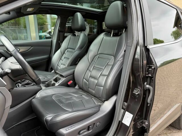 Чорний Ніссан Кашкай, об'ємом двигуна 1.2 л та пробігом 43 тис. км за 10000 $, фото 6 на Automoto.ua