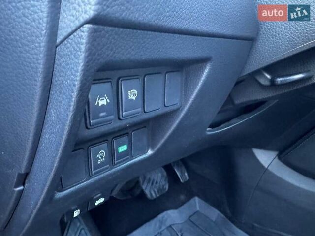 Черный Ниссан Кашкай, объемом двигателя 1.6 л и пробегом 56 тыс. км за 19350 $, фото 45 на Automoto.ua