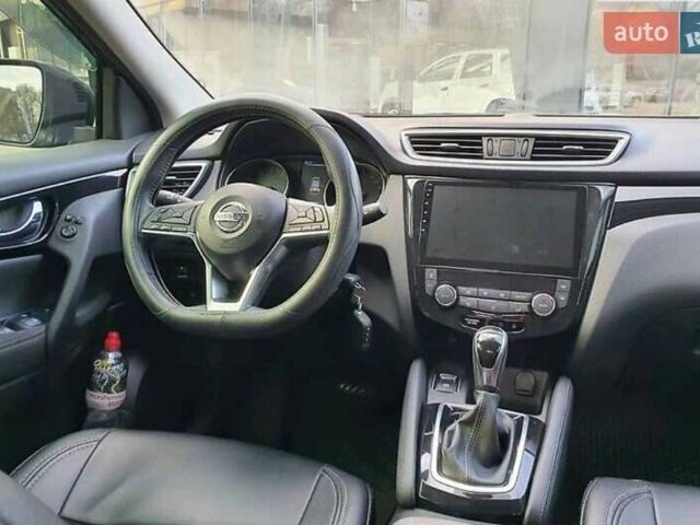 Черный Ниссан Кашкай, объемом двигателя 1.2 л и пробегом 99 тыс. км за 17800 $, фото 4 на Automoto.ua