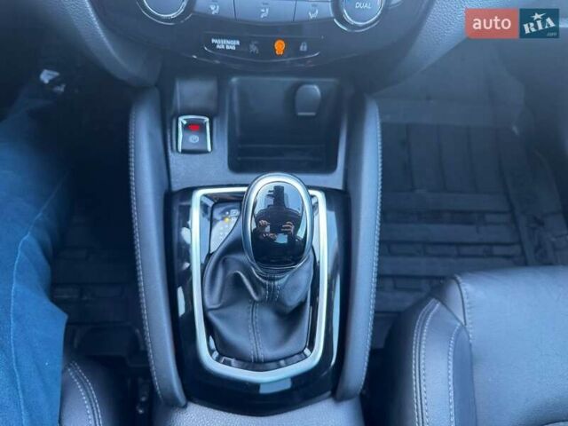 Черный Ниссан Кашкай, объемом двигателя 1.6 л и пробегом 56 тыс. км за 19350 $, фото 40 на Automoto.ua