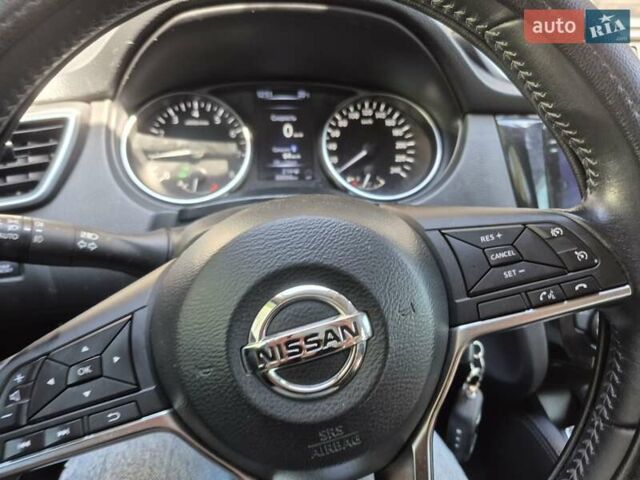 Черный Ниссан Кашкай, объемом двигателя 1.2 л и пробегом 99 тыс. км за 17800 $, фото 5 на Automoto.ua